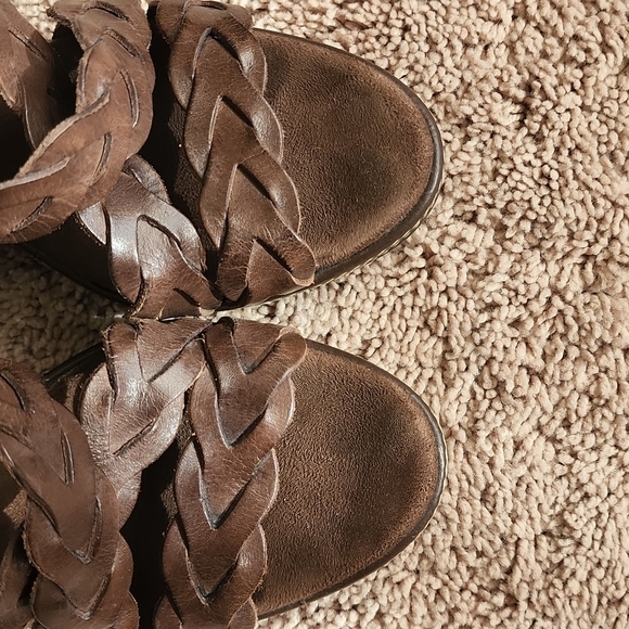 Women's Brown heels - Picture 2 of 7